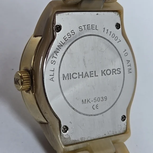 Womens Michael Kors Horn Day Date Watch Gold Tone Resin Jet Set 37mm New Battery - Picture 9 of 9